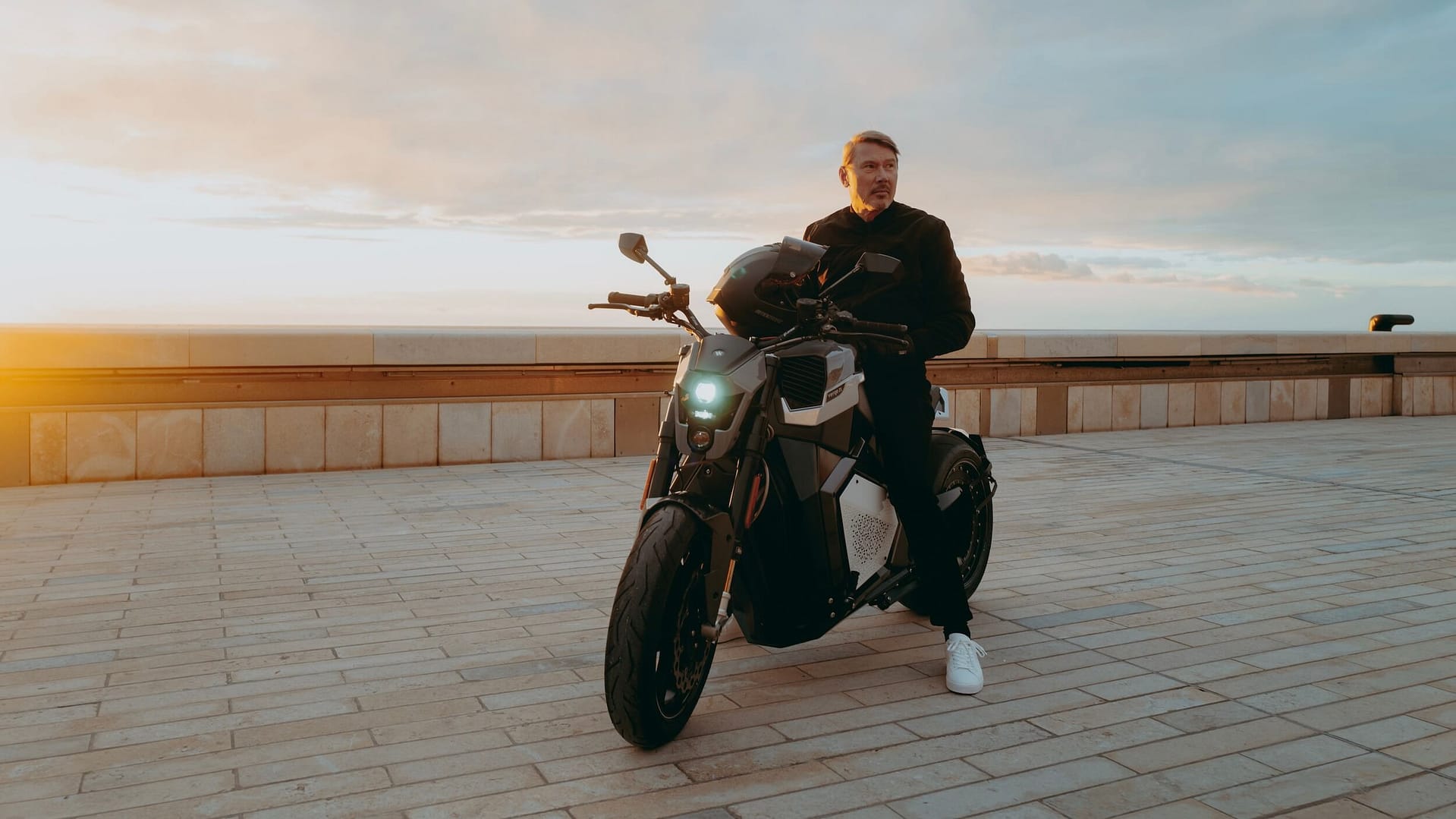 Verge Motorcycles launches electric superbike designed together with Mika Häkkinen – signature model limited to just 100 bikes